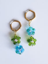 Load image into Gallery viewer, glass flower earrings